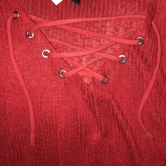 H&M Lace up Crop Top - Picture 2 of 3